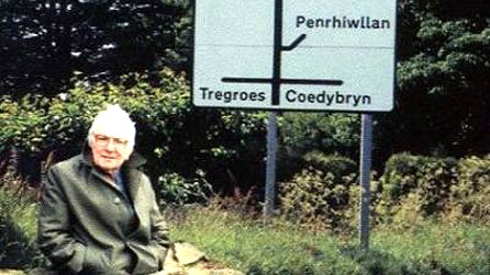 Rhan o glawr y llyfr