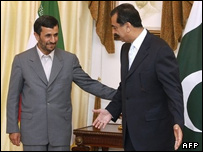 احمدی نژاد و نخست وزیر پاکستان  AFP