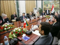 مذاکره نمایندگان ایران و عراق