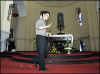 Kiểm tra an ninh tại nhà thờ Cửa Bắc 