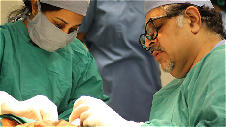 Dr Mohammed Ali Jawad at work (right)