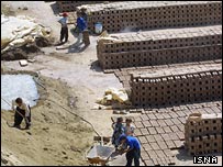 کارگران کوره آجر پزی