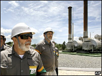 Lula e Gabrielli, presidente da Petrobras, durante visita a refinaria, em 2008