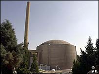 بعد از انقلاب مسئولان سازمان انرژی اتمی با عجله و به نحو ناسنجيده ای، يک طرفه قرارداد نيروگاه بوشهر را با شرکت آلمانی زيمنس لغو کردند