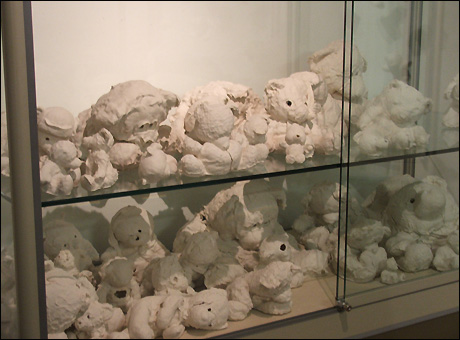 Johanna Domke-Guyot's sad teddies