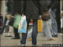 Người mua sắm ở Anh