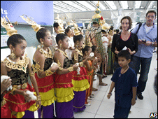 Hành khách được chào đón tại sân bay quốc tế Bangkok