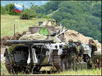 Güney Osetya'da Rus barş gücü askerleri