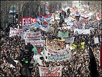 Manifestação em Paris na terça reuniu centenas de milhares 