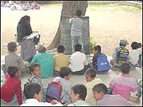 مکتب بدون ساختمان