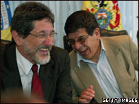 O presidente da Petrobras, José Sergio Gabrielli, e o ministro boliviano de Hidrocarbonetos, Carlos Villegas, em reunião em La Paz em 6 de novembro de 2007