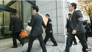 Cảnh sát lục soát văn phòng công ty quản lý đường hầm Sasago