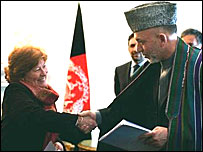 کميسر عالی سازمان ملل متحد در امور حقوق بشر در ديدار با حامد کرزی، از گزارش منتشر شده در مورد وضعيت حقوق بشر افغانستان اعلام پشتيبانی کرد