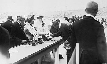 Competitors receiving their medals in 1908