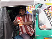 A driver sounding his horn (photo Elmo Fernando)