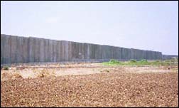 muro em construção por Israel