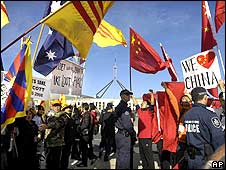 Canh gác cho chặng rước đuốc