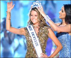 मिस यूनिवर्स 2004 बनीं जेनिफ़र हॉकिंस
