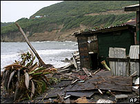 گرینیڈا کے نوے فیصد علاقے میں تباہ کا عالم ہے