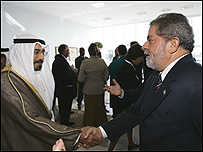 Luiz Inácio Lula da Silva (esq) e Mohammed Sabah Al-Salem Al-Sabah  (Foto: Ricardo Stuckert/PR)