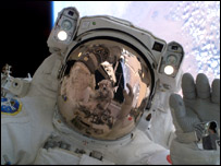 Америкалик фазогир очиқ космосда