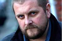 Steve Lewis (Charles Dale)