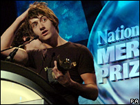 Alex Turner na entrega do Mercury Prize