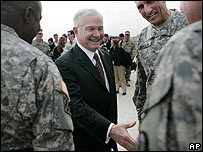 इराक़ में अमरीकी रक्षामंत्री रॉबर्ट गेट्स