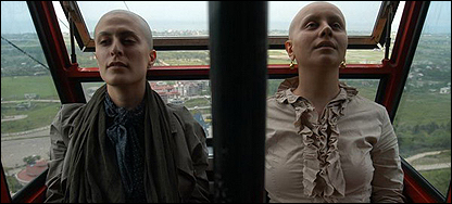 مانیا اکبری در فیلم  "۴+۱۰"، عکس از سایت مانیا اکبری