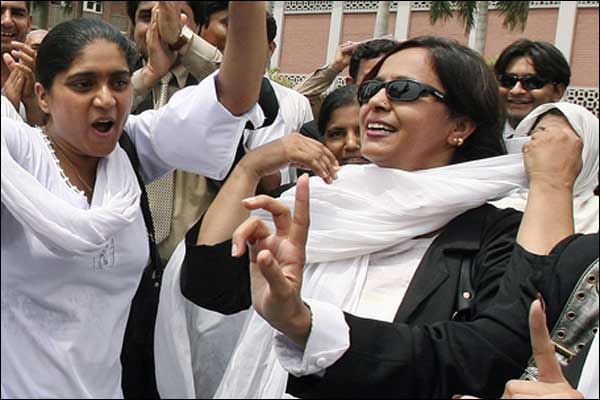 پاکستانی وکلاء کا یومِ تشکر