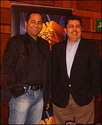 विपुल शाह और विजय सिंह 