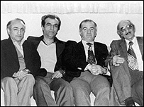 شاگردان صبا. از سمت چپ: همايون خرم، پرويز ياحقی، حبيب الله بديعی و علی تجويدی