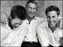 Os príncipes Harry, Charles e William (Foto: Mario Testino)