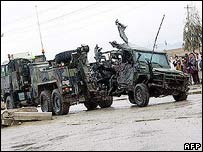 Một chiếc xe bị tấn công