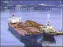 O petroleiro Exxon Valdez, que teve um acidente no Alasca