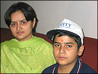 अपनी माँ परिधि के साथ परिमार्जन