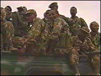 Supostos membros da milícia Janjaweed do Sudão