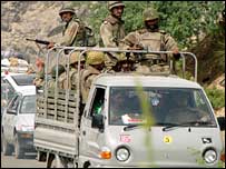 وزیرستان میں فوج: فائل فوٹو