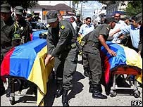 Caixão com a bandeira colombiana