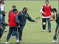 انضمام اور ٹیم کے کھلاڑی