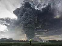 धमाके के बाद धुआँ