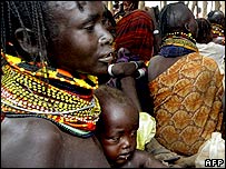 Kenyalı bir anne ve bebeği