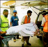 جلائے گئے ڈاکؤوں کی لاشیں 