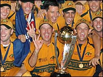 ऑस्ट्रेलियाई टीम कप के साथ