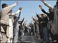 Pakistanlı Şiilerin İmam Hüseyin'i anıyor