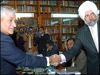 ایڈیشنل سیکریٹری طارق عثمان حیدر اور  کے سی سنگھ 