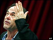 استون پيش از اين نيز فيلمها ديگری را بر اساس وقايع مختلف تاريخ سياسی آمريکا ساخته است 