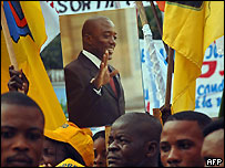 Poster de Joseph Kabila em comício.