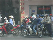 Xe gắn máy trên đường phố Sài Gòn