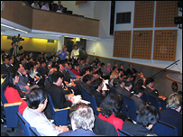 Cử tọa tại LSE